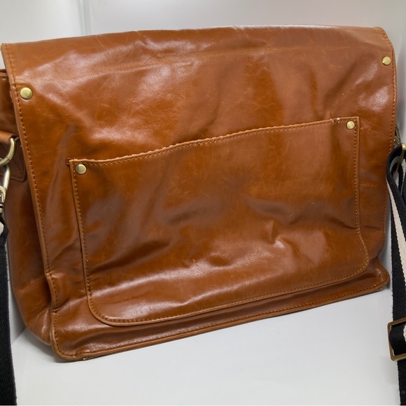 Kelly Moore + A Beautiful Mess Brown Camera Diaper Messenger Bag - Picture 3 of 16